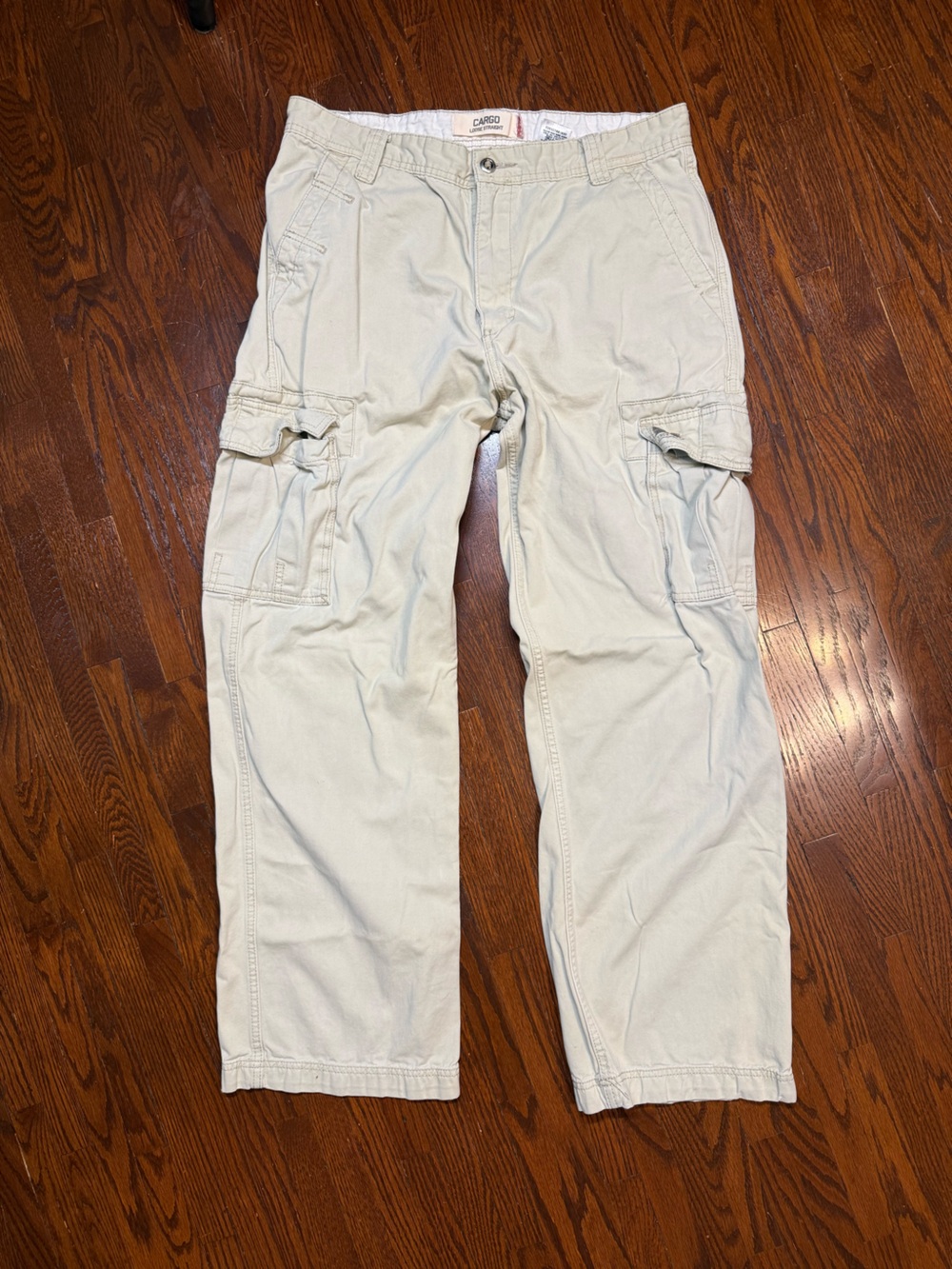 Levi's Men's Beige Cargo Pants - Light Tan Utility Style. 32x34
